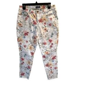 Bandolino Women's Lisbeth Ankle Floral Jeans Size 8 Raw Hem Stretch Comfy